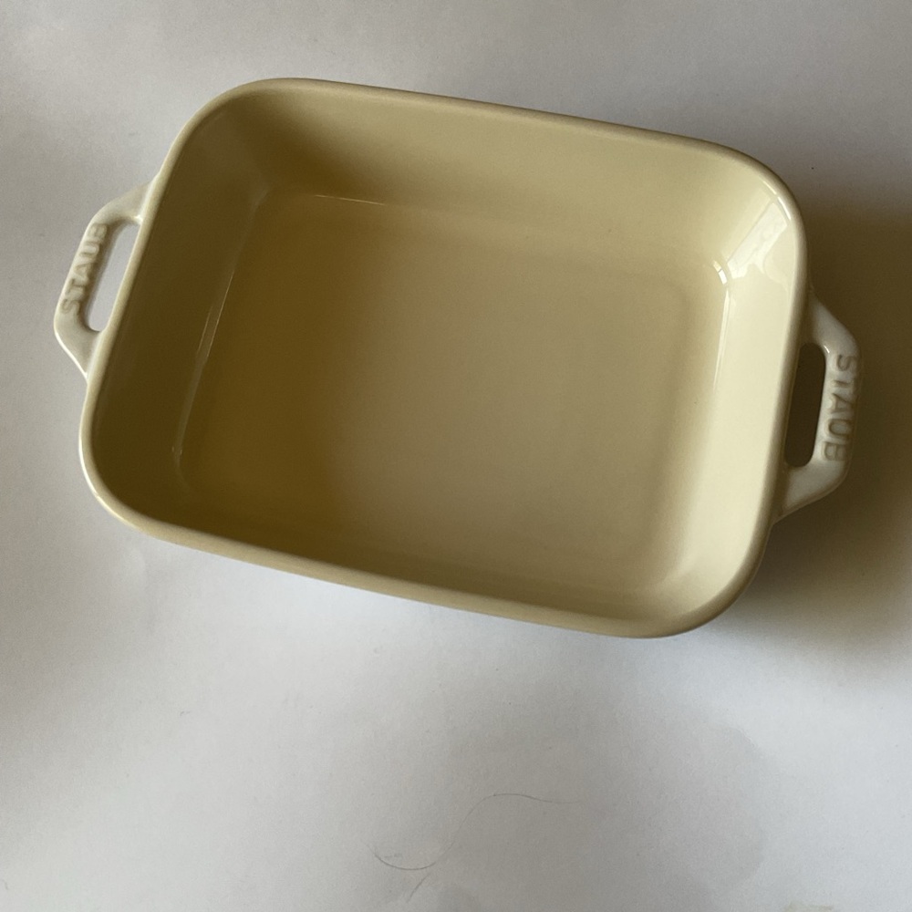 STAUB RECTANGULAR CERAMIC BAKING DISH MERINGUE CREAM NWOT